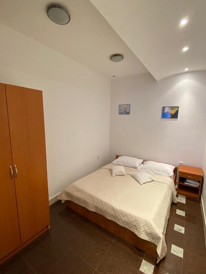 Blue Wave Apartments Turanj Ngoại thất bức ảnh